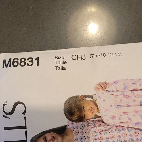 2013 McCall's girls pj's - Picture 2 of 6